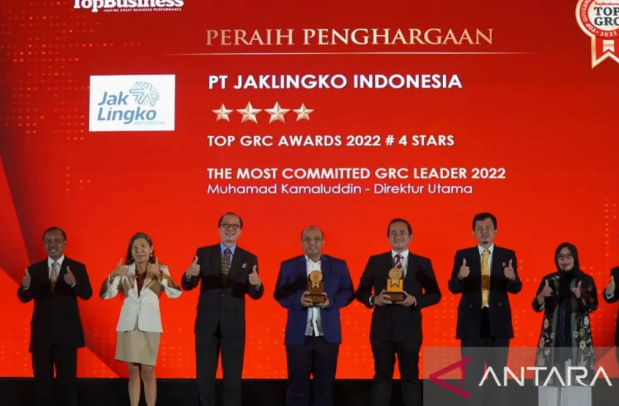 JakLingko Sabet Dua Penghargaan TOP GRC Awards 2022